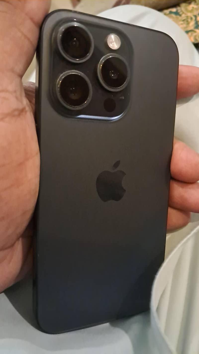 Apple iPhone 15 Pro 0