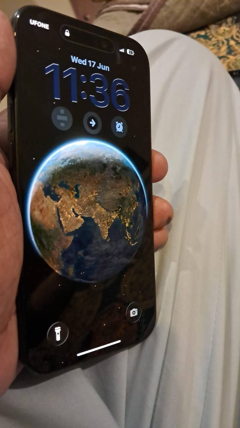 Apple iPhone 15 Pro 2