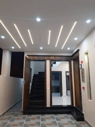 5 Marla ULTRA MODERN HOUSE AVAILABLE FOR RENT