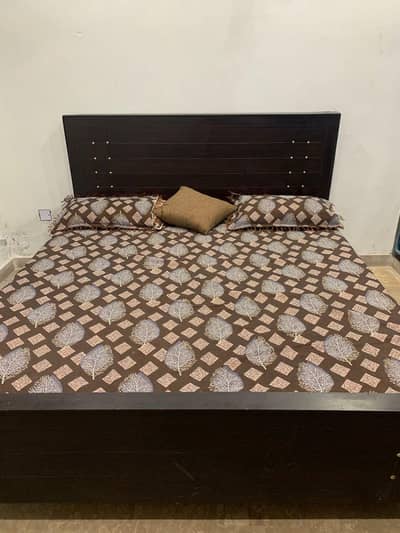 25000rs king side bed for sale only month used