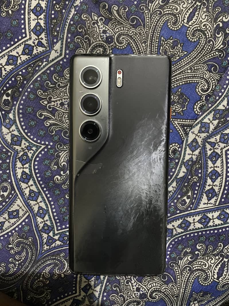 Tecno CAMON 40 Pro 0