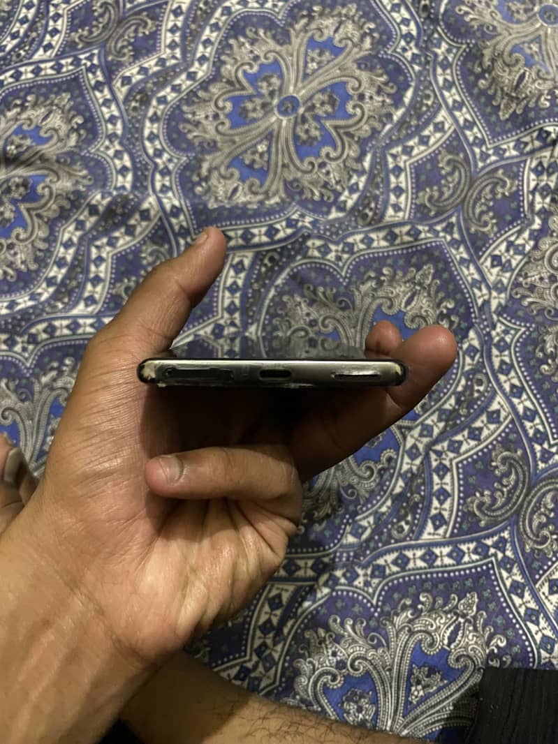 Tecno CAMON 40 Pro 4