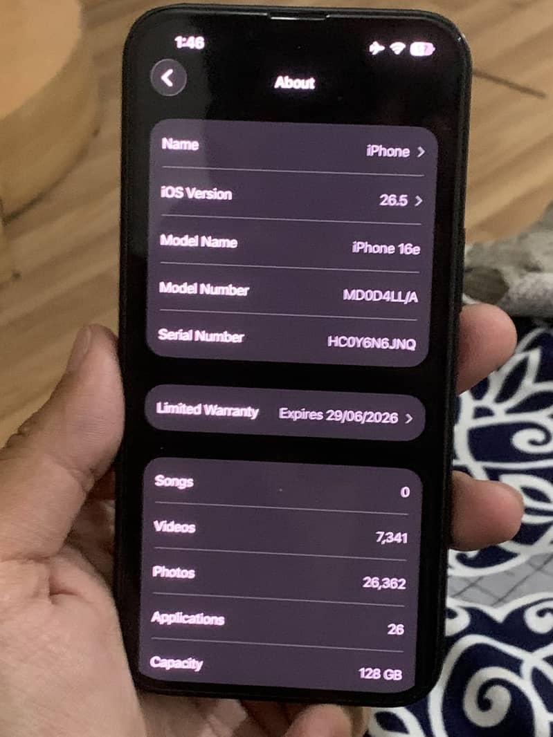 Apple iPhone 16e 1
