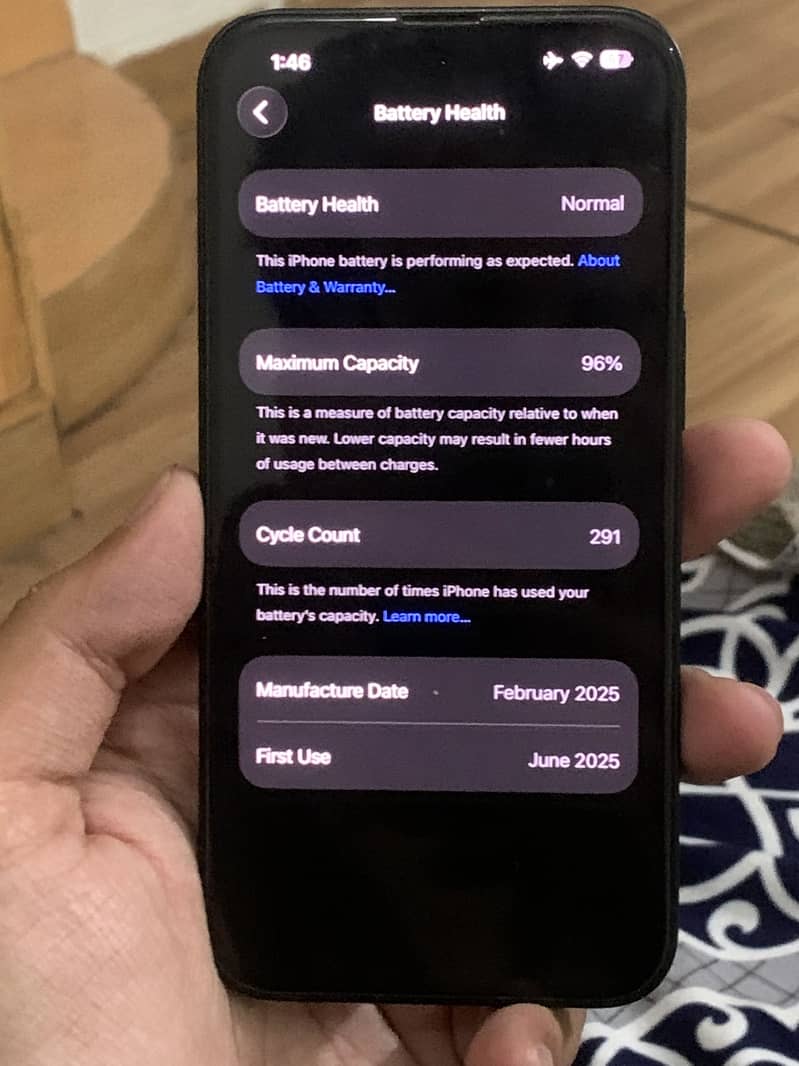 Apple iPhone 16e 6