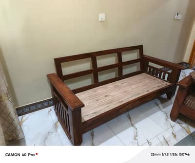 5 seater sofa he bilkul new 1 scratch bhi nhi he