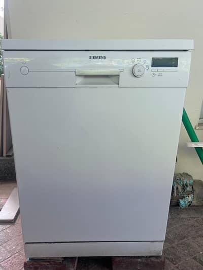 Siemens Dishwasher SN24D201EU - Made in Turkey - Excellent Condition