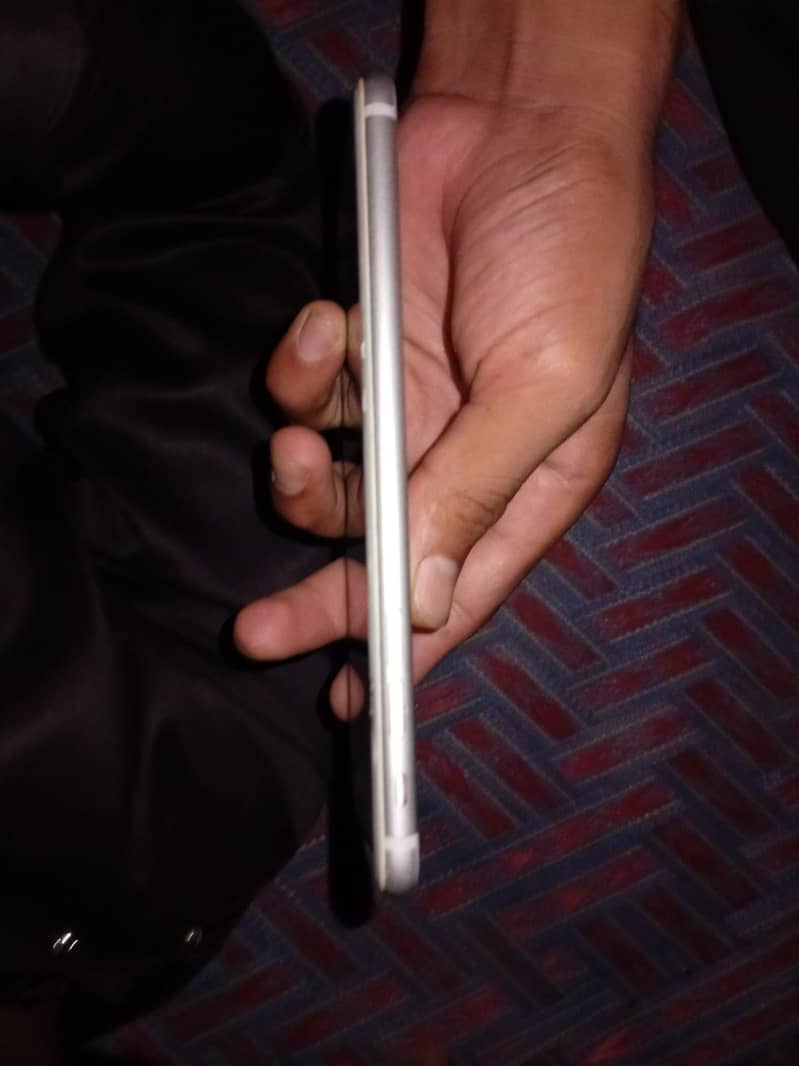Apple iPhone 7 Plus 3
