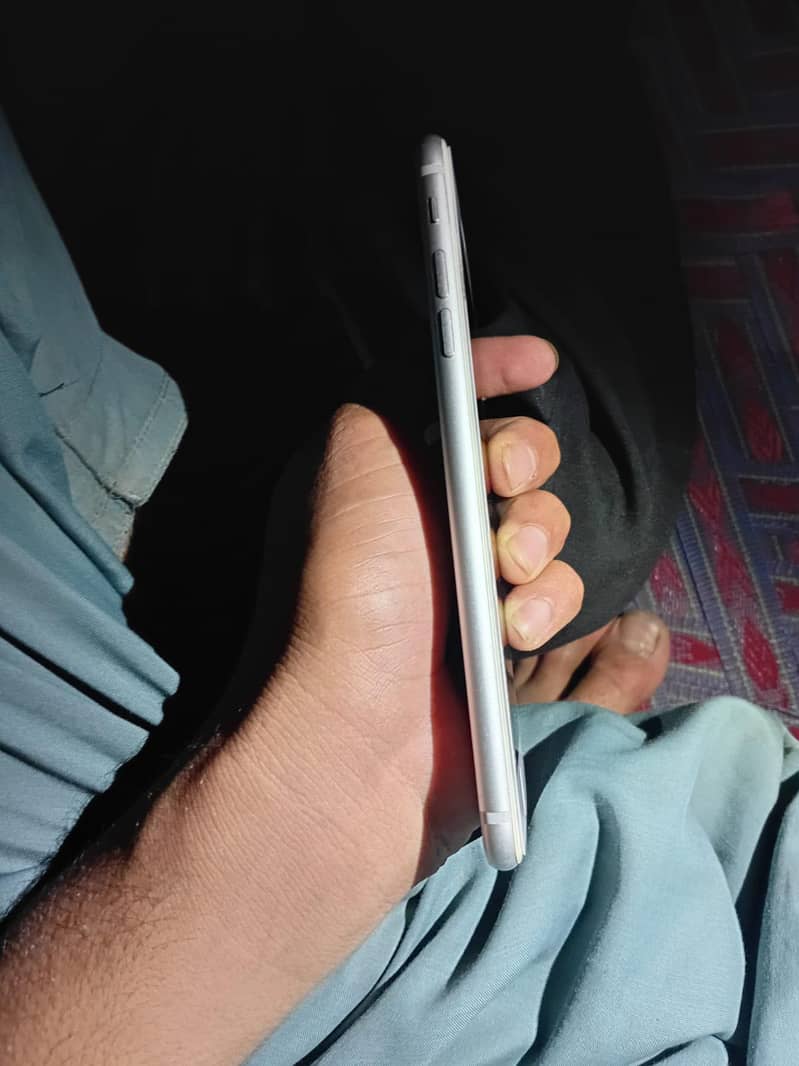 Apple iPhone 7 Plus 4