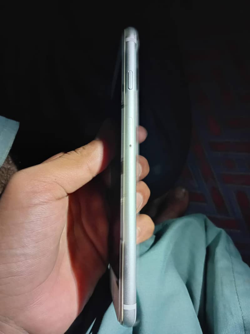 Apple iPhone 7 Plus 5