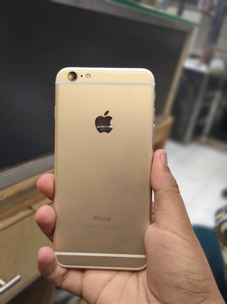 Apple iPhone 6 Plus 0