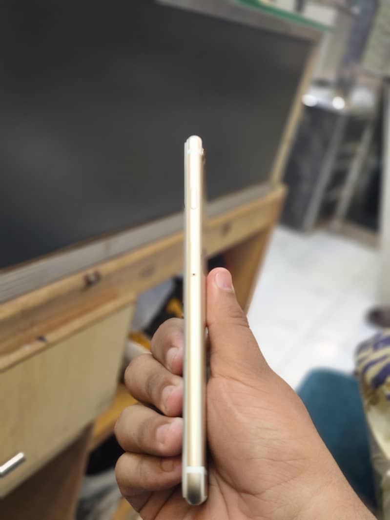 Apple iPhone 6 Plus 3