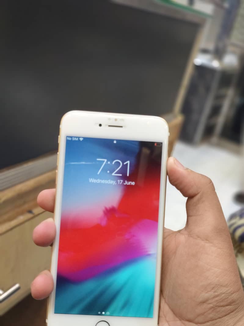 Apple iPhone 6 Plus 4