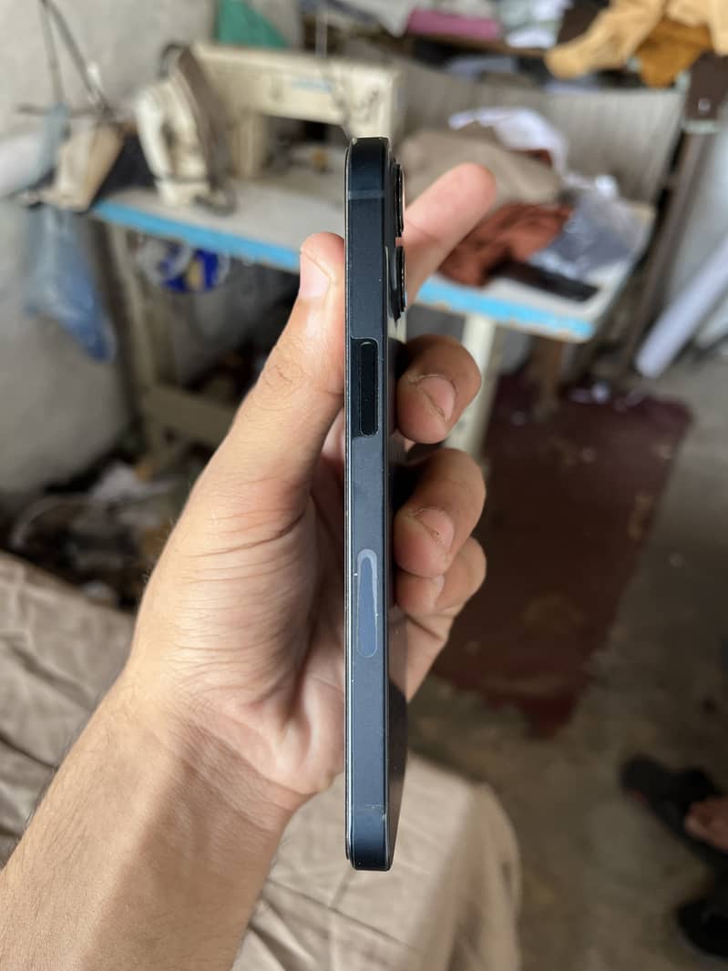 iPhone 13 JV 3