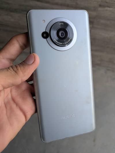 Sharp Aquos R7
