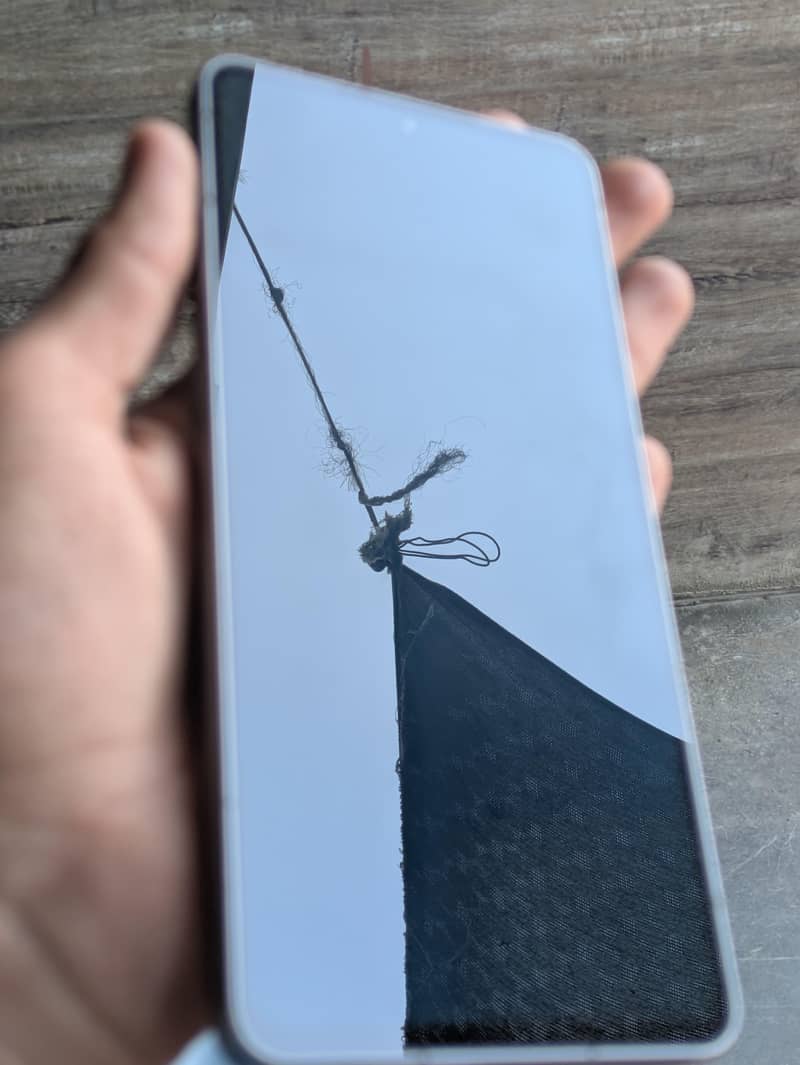 Sharp Aquos R7 1