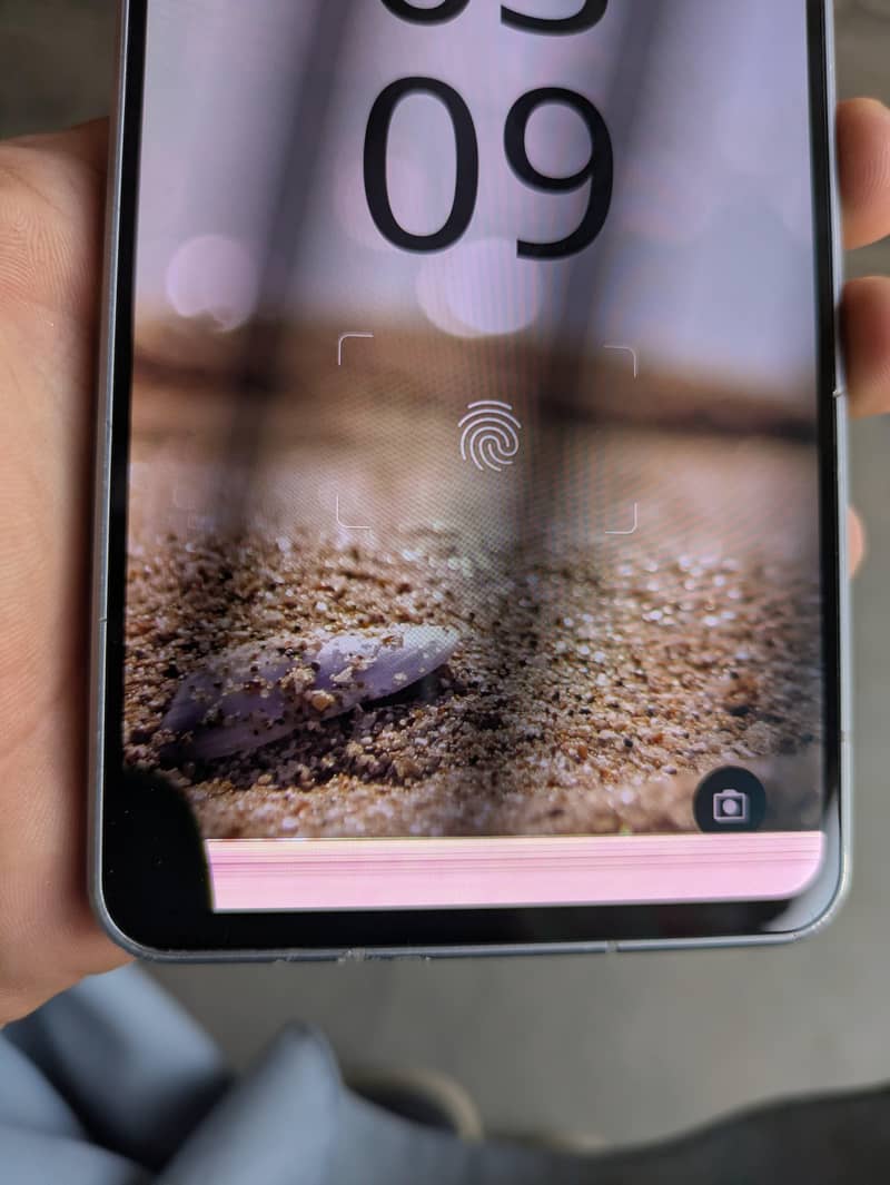 Sharp Aquos R7 8