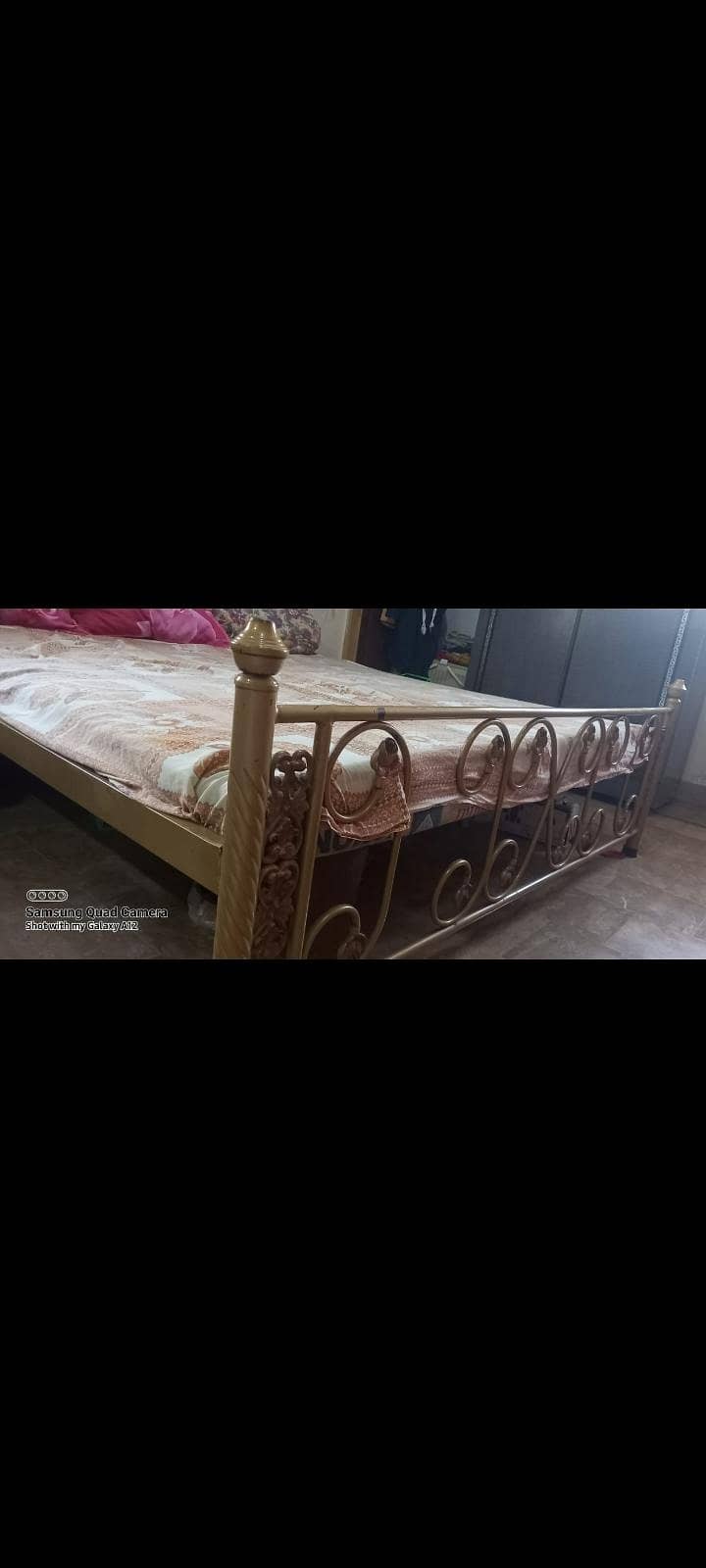 King bed 0