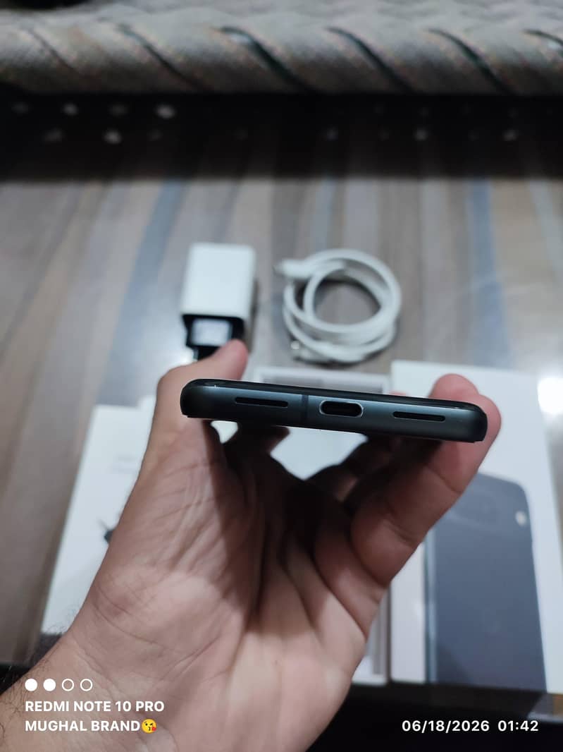 Google Pixel 8 5G ( Full Box ) 8