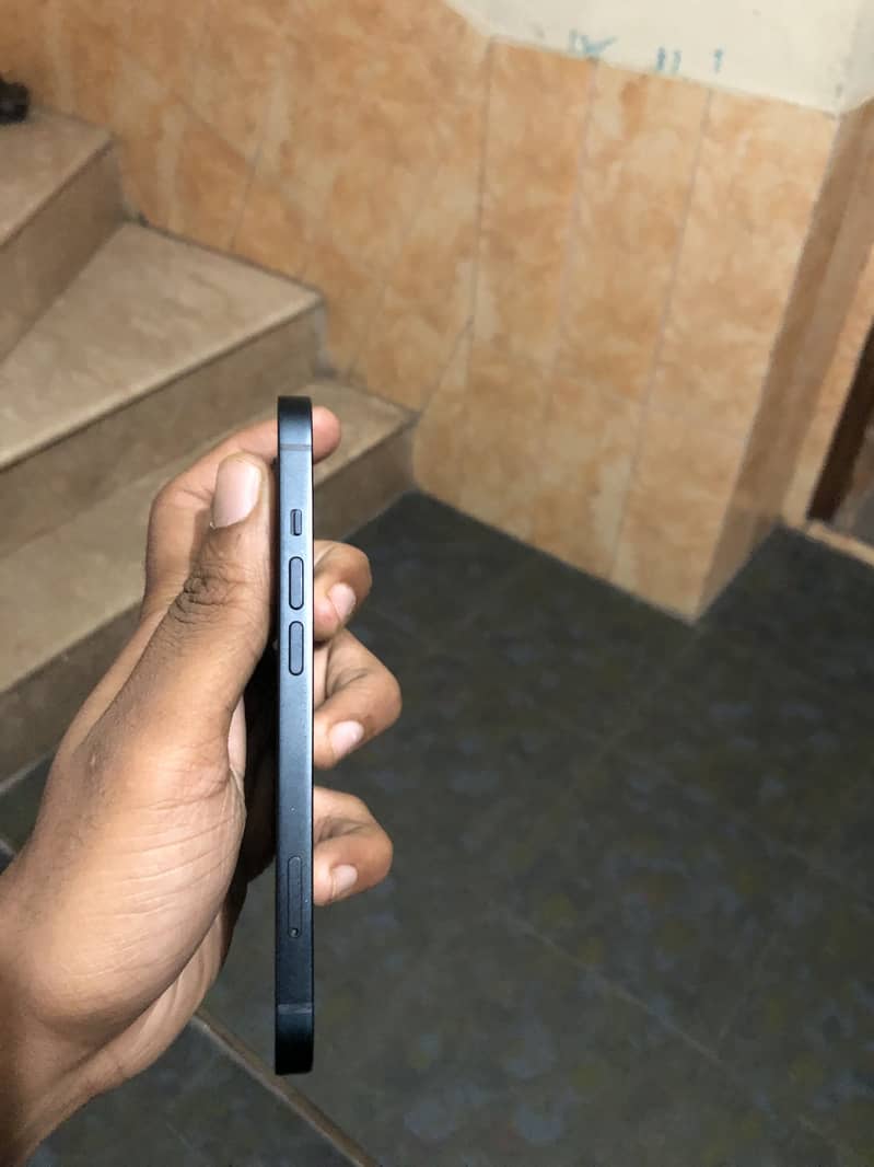 Apple iPhone 13 1