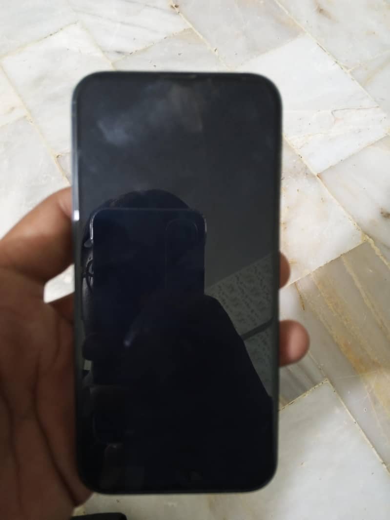 Apple iPhone 13 1