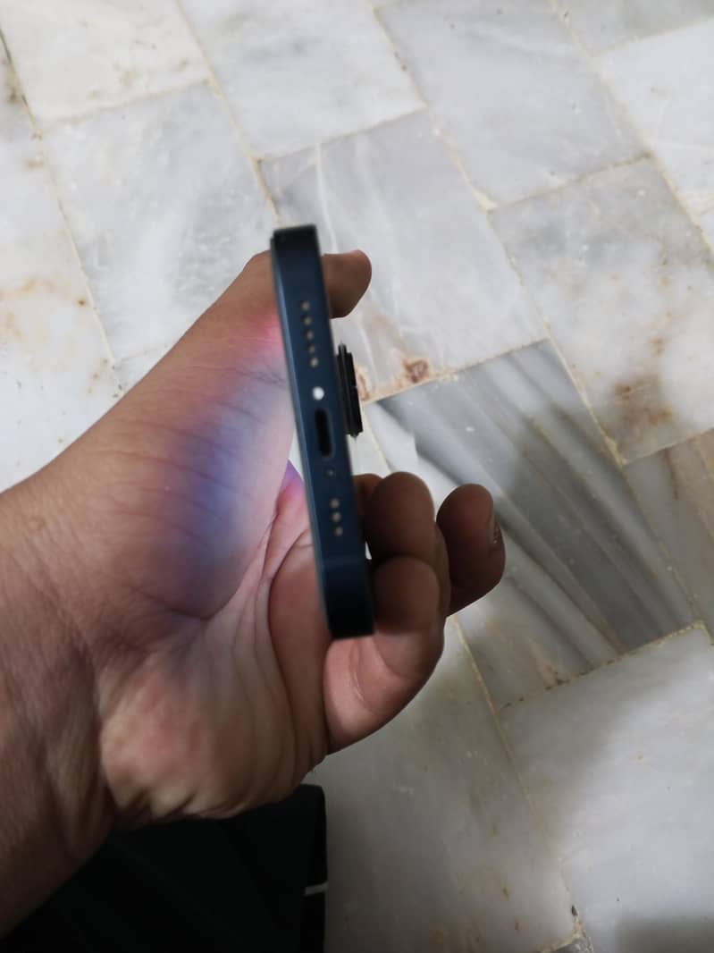 Apple iPhone 13 3