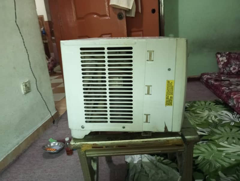 Window AC 110V ( 0.7 ) 1