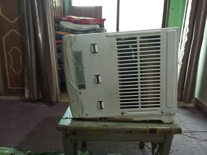 Window AC 110V ( 0.7 ) 2