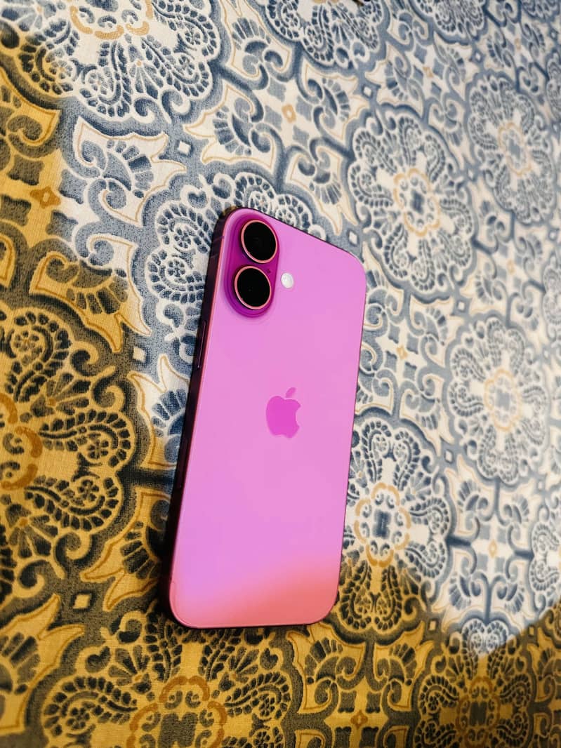 Apple iPhone 16 1