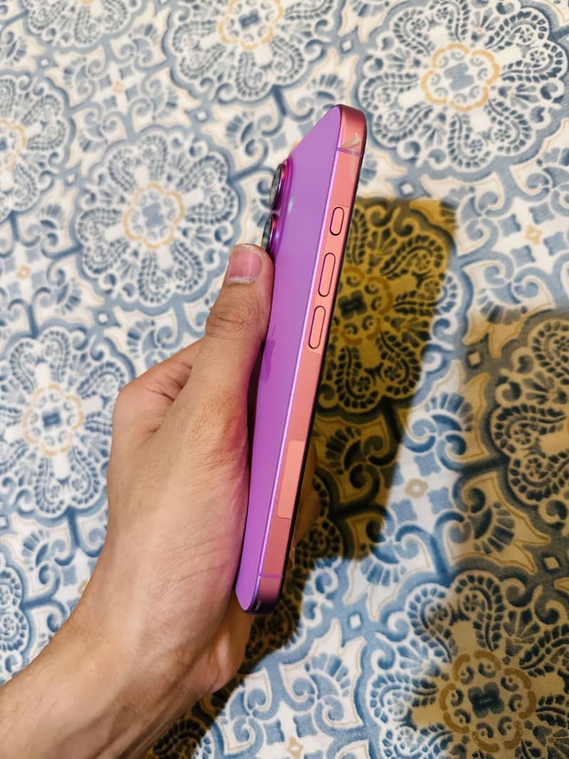 Apple iPhone 16 2