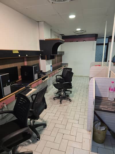 Sami furnished office for rent 900sqft in shahar e Faisal.