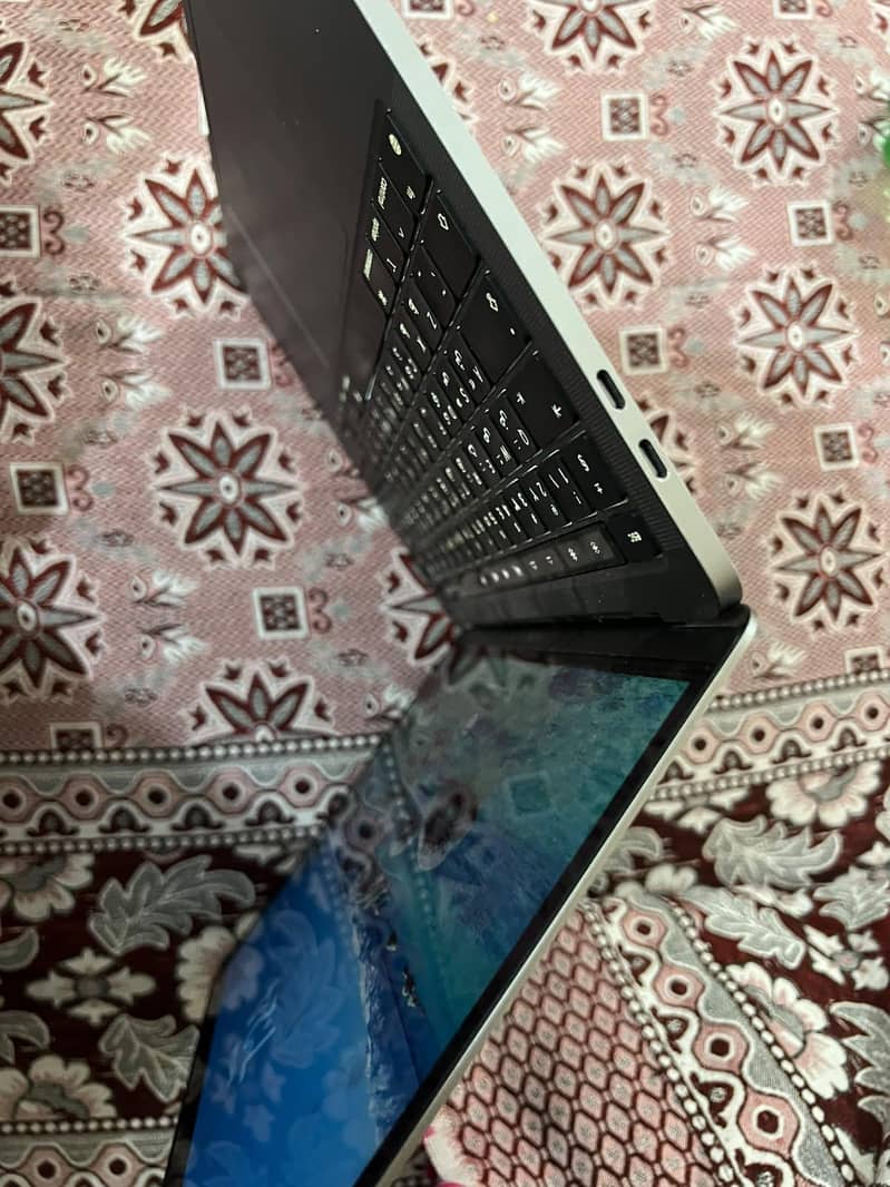 Laptop 4