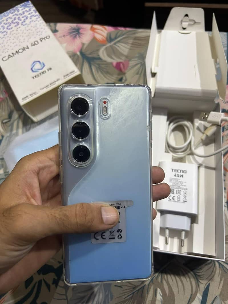 Tecno CAMON 40 Pro 0