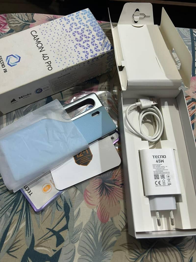 Tecno CAMON 40 Pro 1