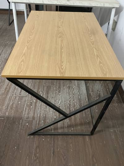 IT work station table available