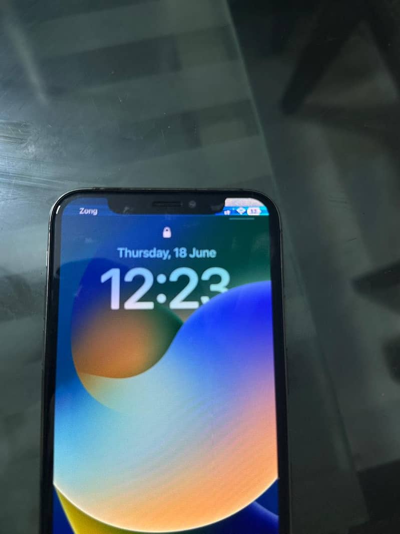 Apple iPhone X 4