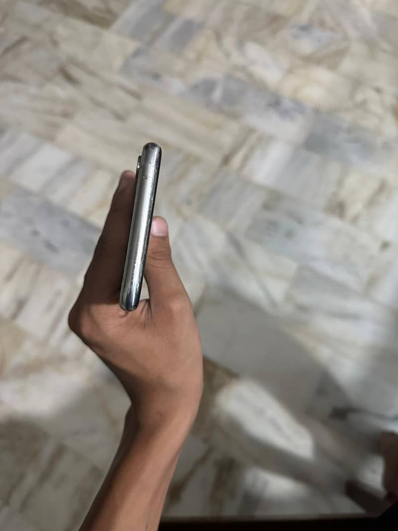Apple iPhone X 10
