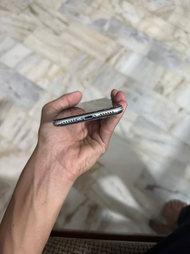 Apple iPhone X 12