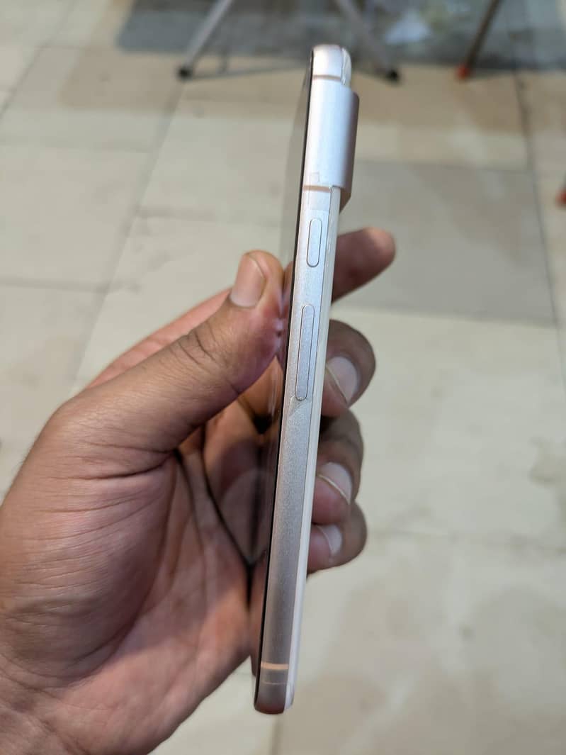 Google Pixel 8 2