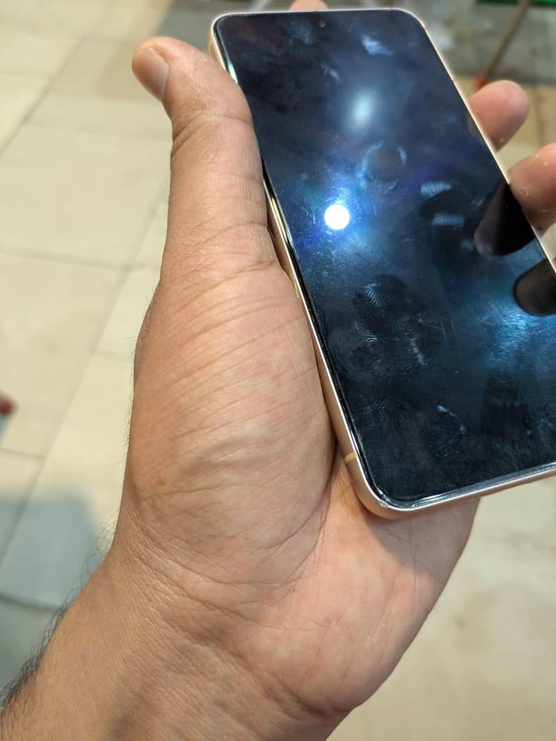 Google Pixel 8 3