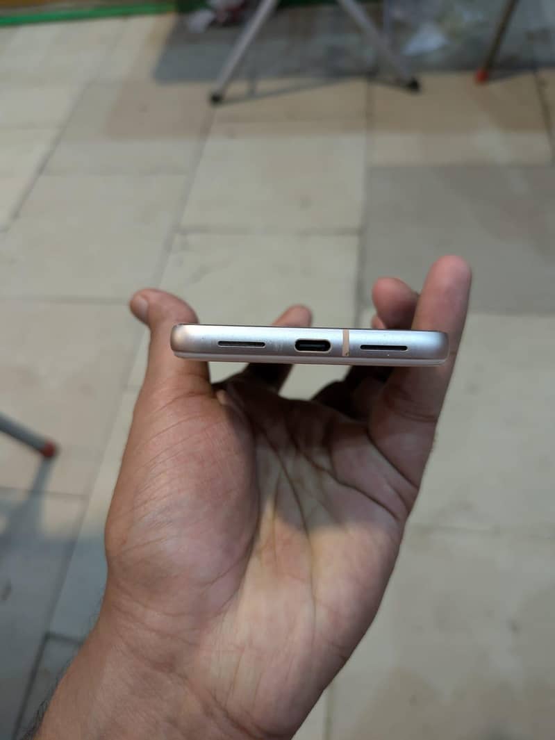 Google Pixel 8 5