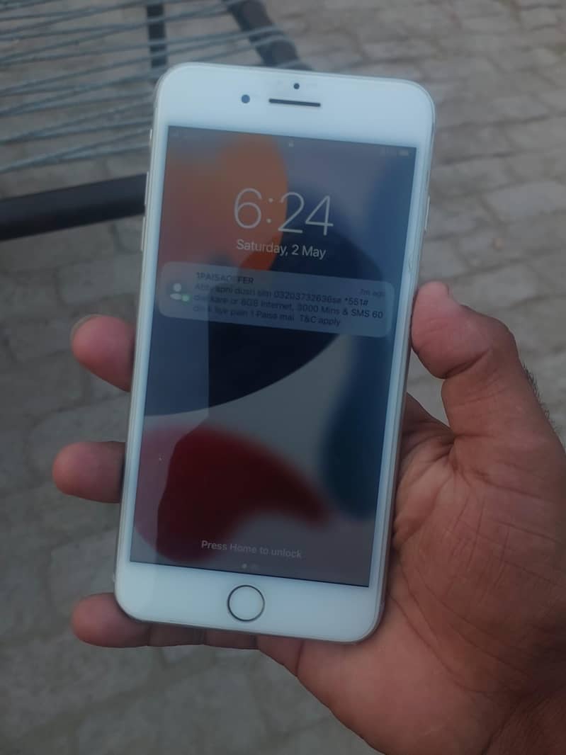 Apple iPhone 7 Plus 1