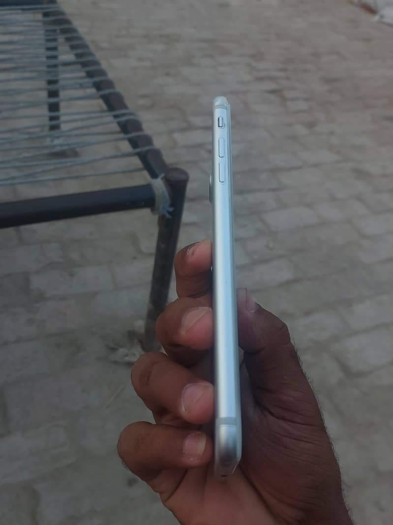 Apple iPhone 7 Plus 3