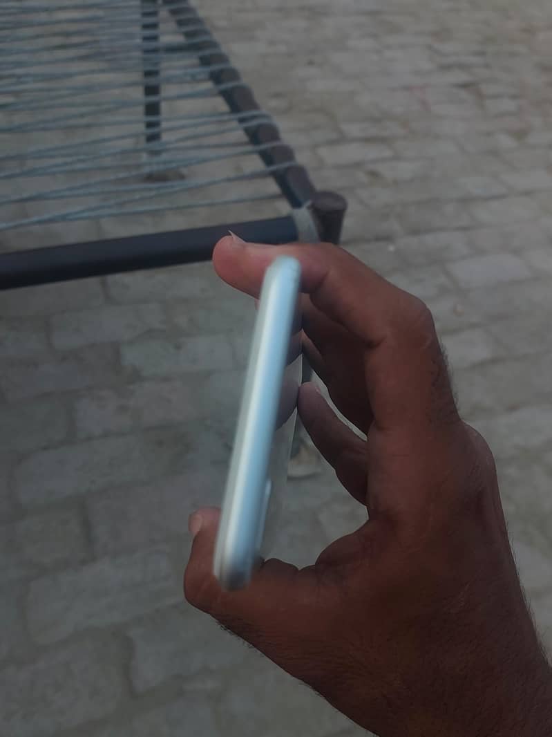 Apple iPhone 7 Plus 4