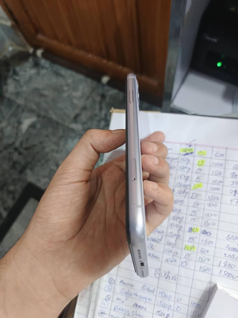 IPHONE 11 2