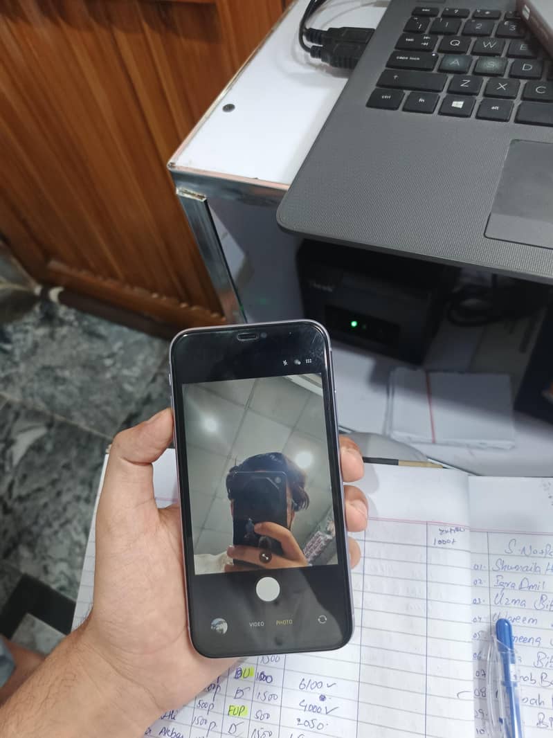 IPHONE 11 7