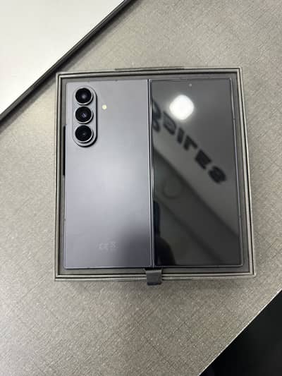 Samsung Z fold 7 12/256 sim working