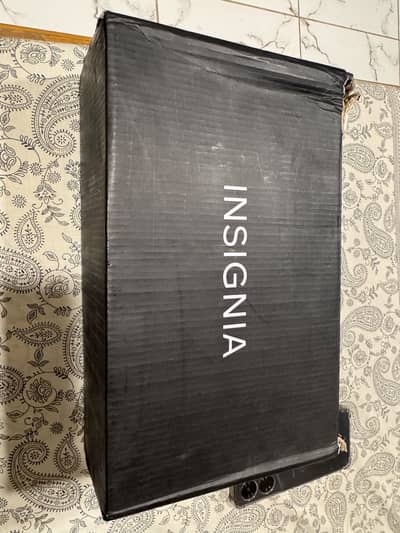 Insignia shoes for sell size issue (41)