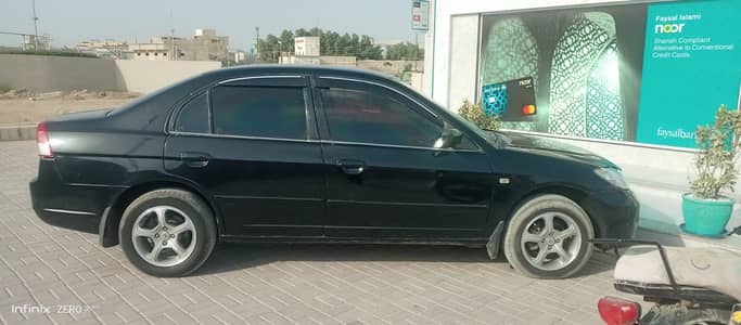 Honda Civic black colour 2004