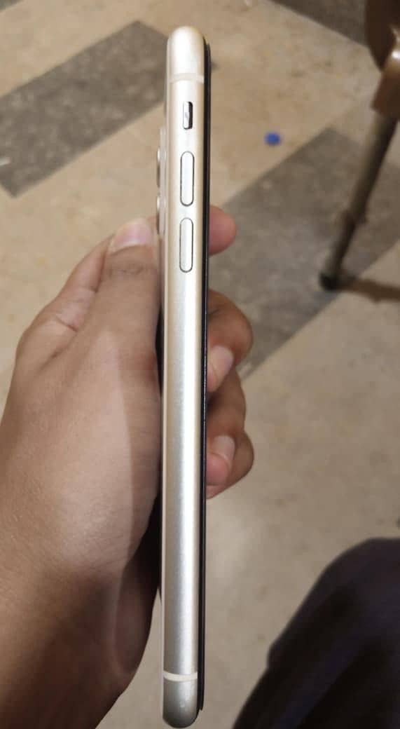 Apple iPhone 11 2