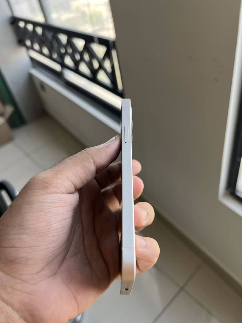 Apple iPhone 12 8